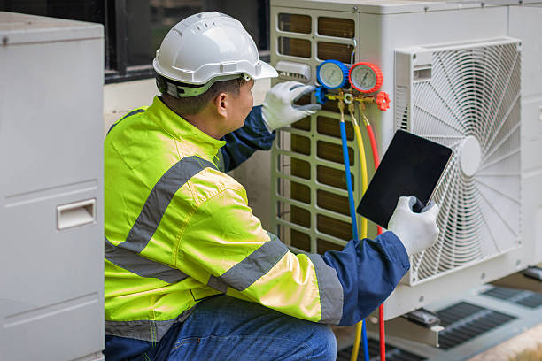 Professional Hvac technician working in Hemlock, IN